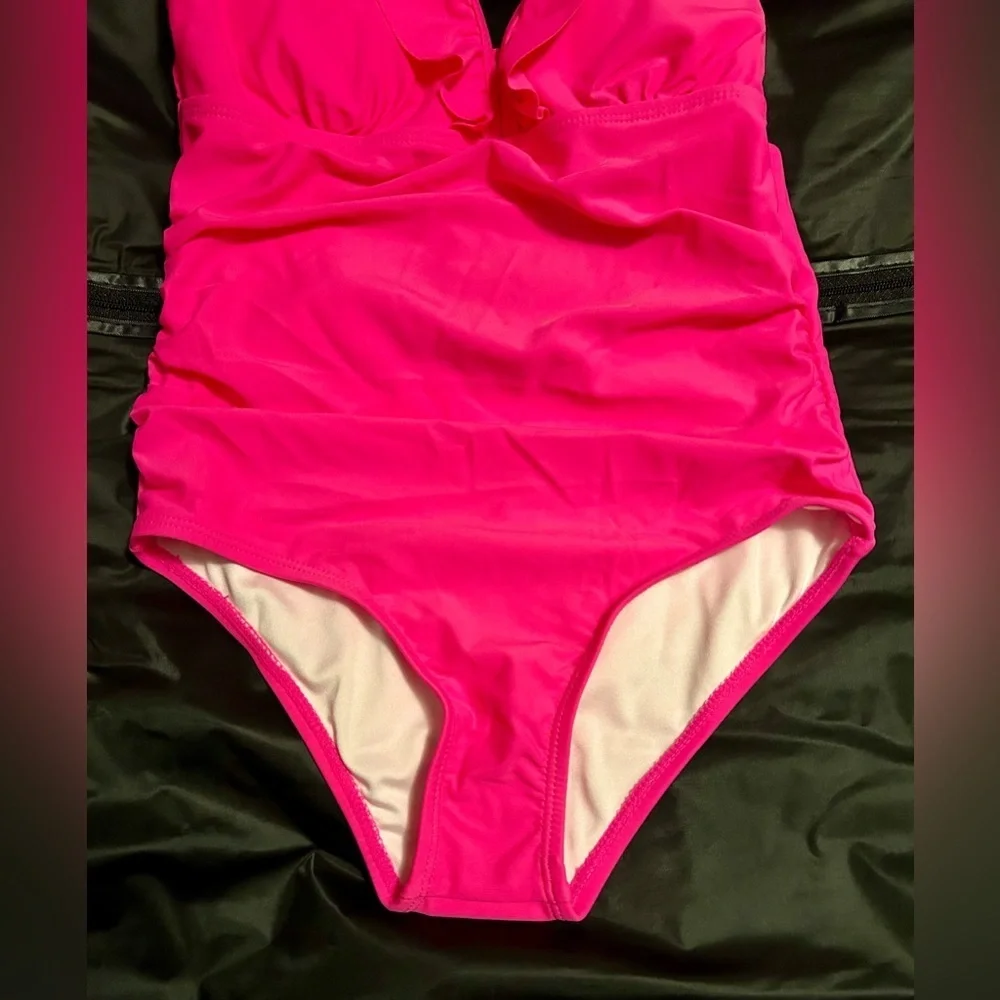J•E Sterguard Girls One-Piece Swimsuit – Size 10Y